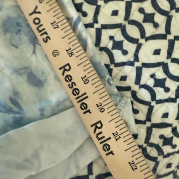 Bandolino Jean Riley Bermuda Shorts Women’s Size 18 Blue Floral Watercolor Belt - Picture 7 of 11